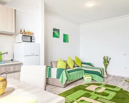 Green Summerland Daire *