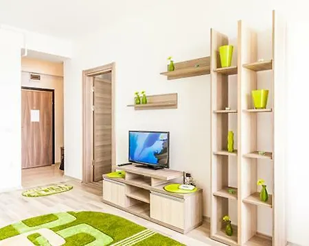 Green Summerland * Mamaia